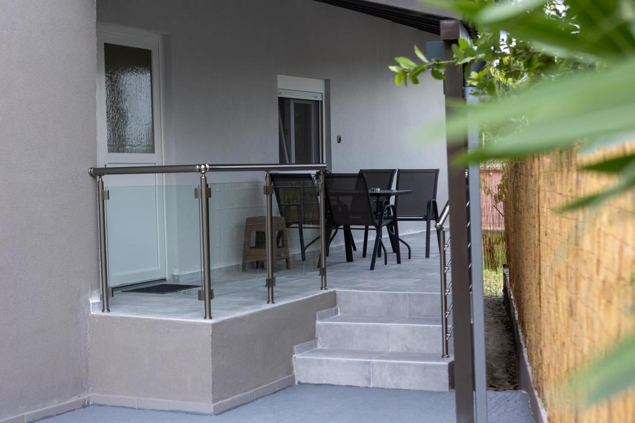 K&M Villas Nea Kallikrateia Εξωτερικό φωτογραφία